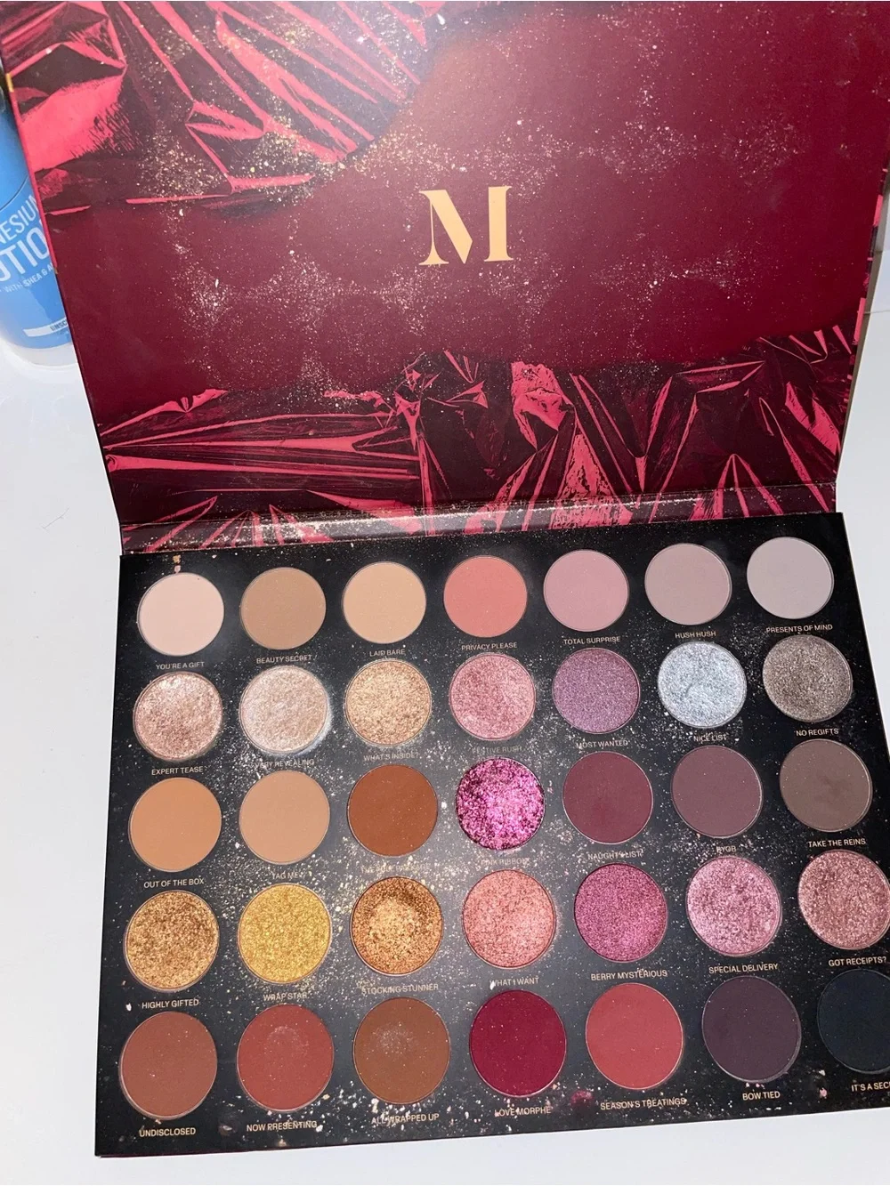 Morphe Tease The Season Eyeshadow Palette - Metallic Red & Gold